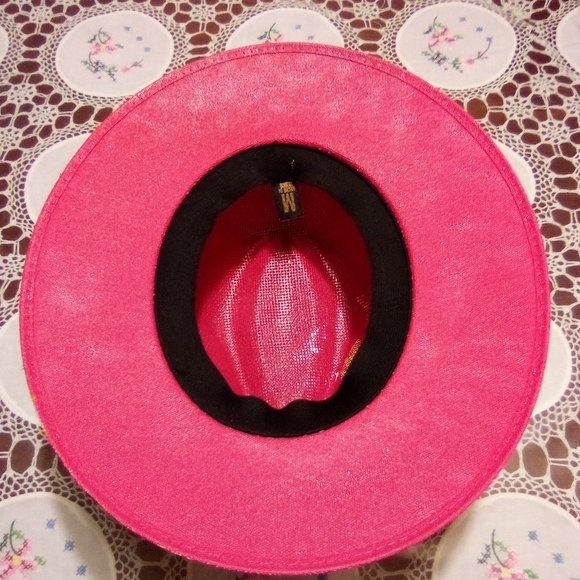 Hand painted hat size medium. - Picture 4 of 4